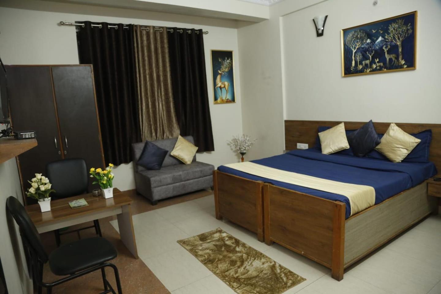 Sandalwood Vibes Bhopal Eksteriør billede