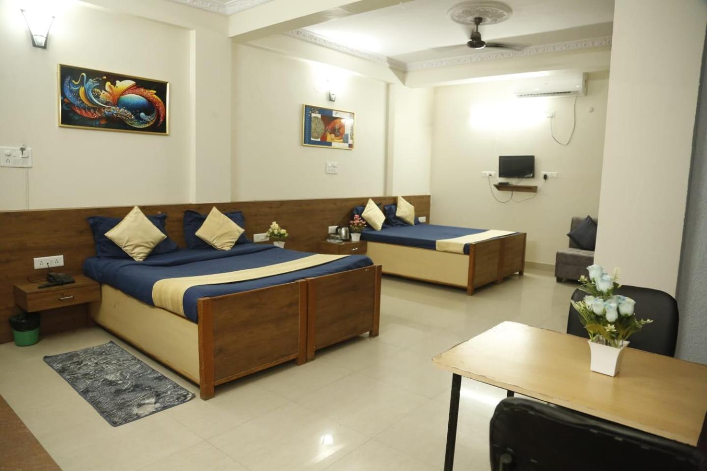 Sandalwood Vibes Bhopal Eksteriør billede
